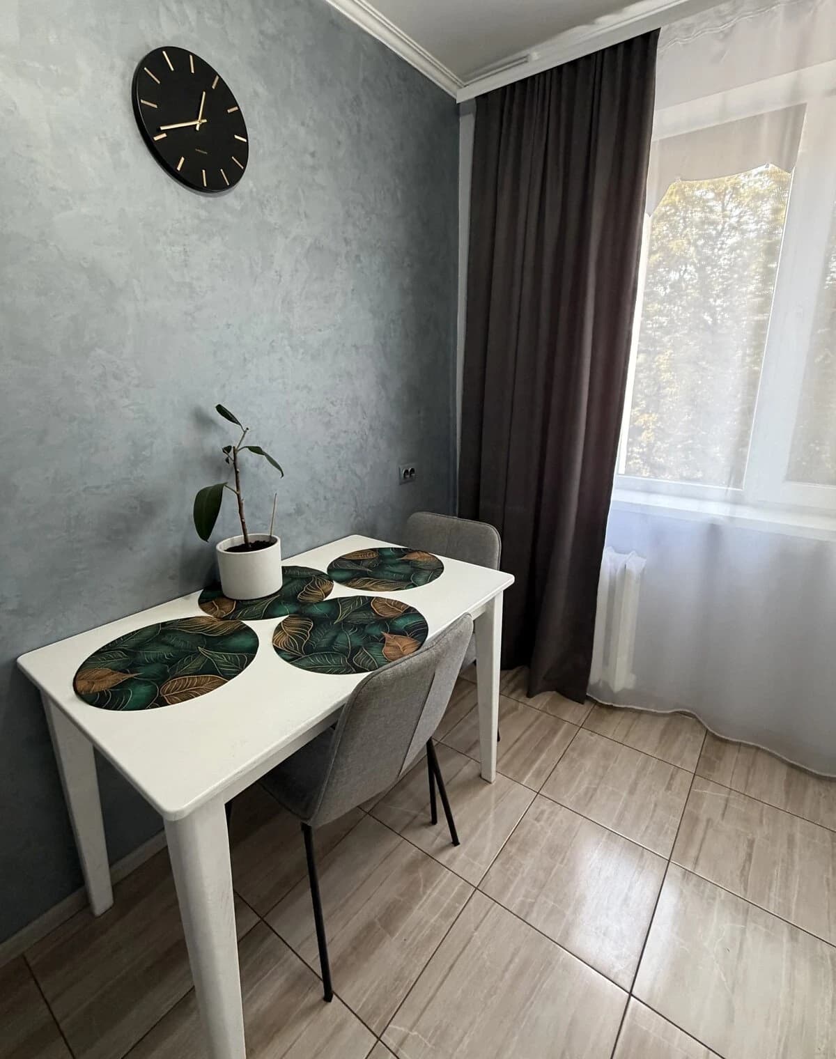 2-кімнатна квартира, Центр: косметичний ремонт, балкон - фото 3