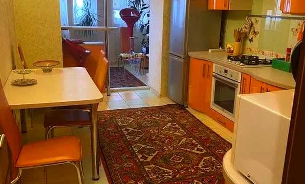 3-кімнатна квартира, Чечелівський: цегляні стіни, без ремонту - фото 1