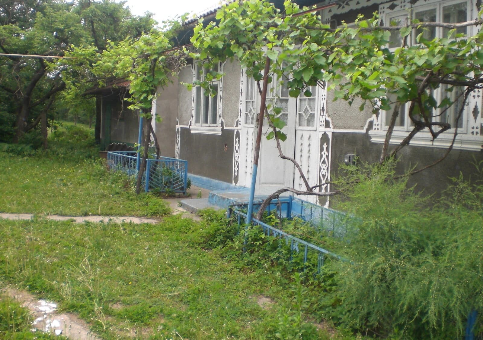 Будинок, Ржавинці: город, криниця, господарські будівлі - фото 2