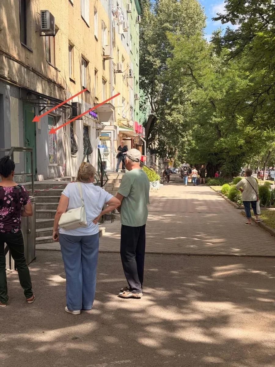 Магазин, Покровський: червона лінія, три окремі приміщення - фото 2