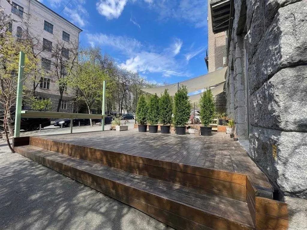 Приміщення, Шевченківський: фасадне, тераса близько 100 м² - фото 2