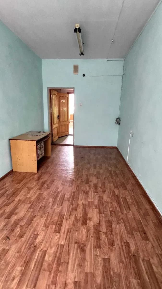 Приміщення, Дубово: 7 кімнат, окремий вхід, склад 274 м² - фото 1