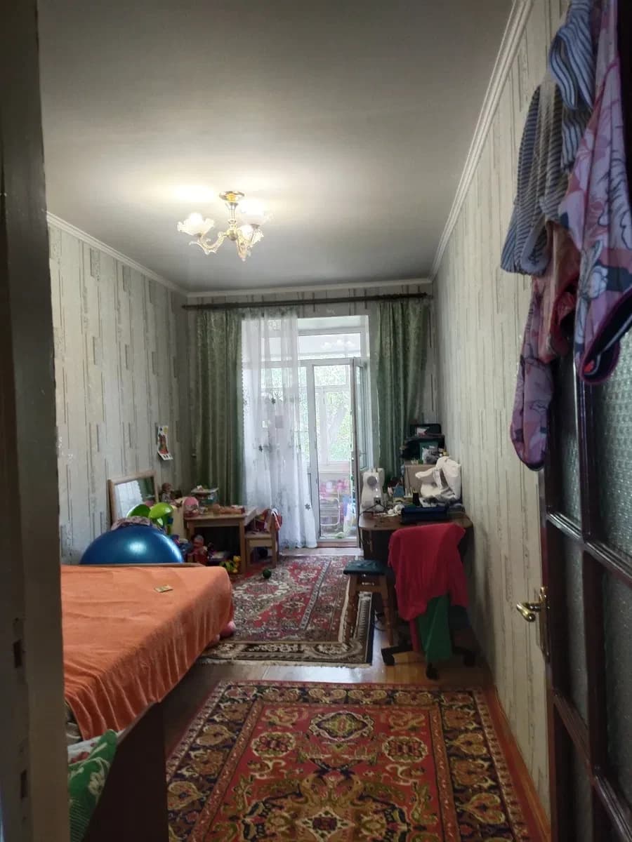 2-кімнатна квартира, Заводський: центр, два балкони