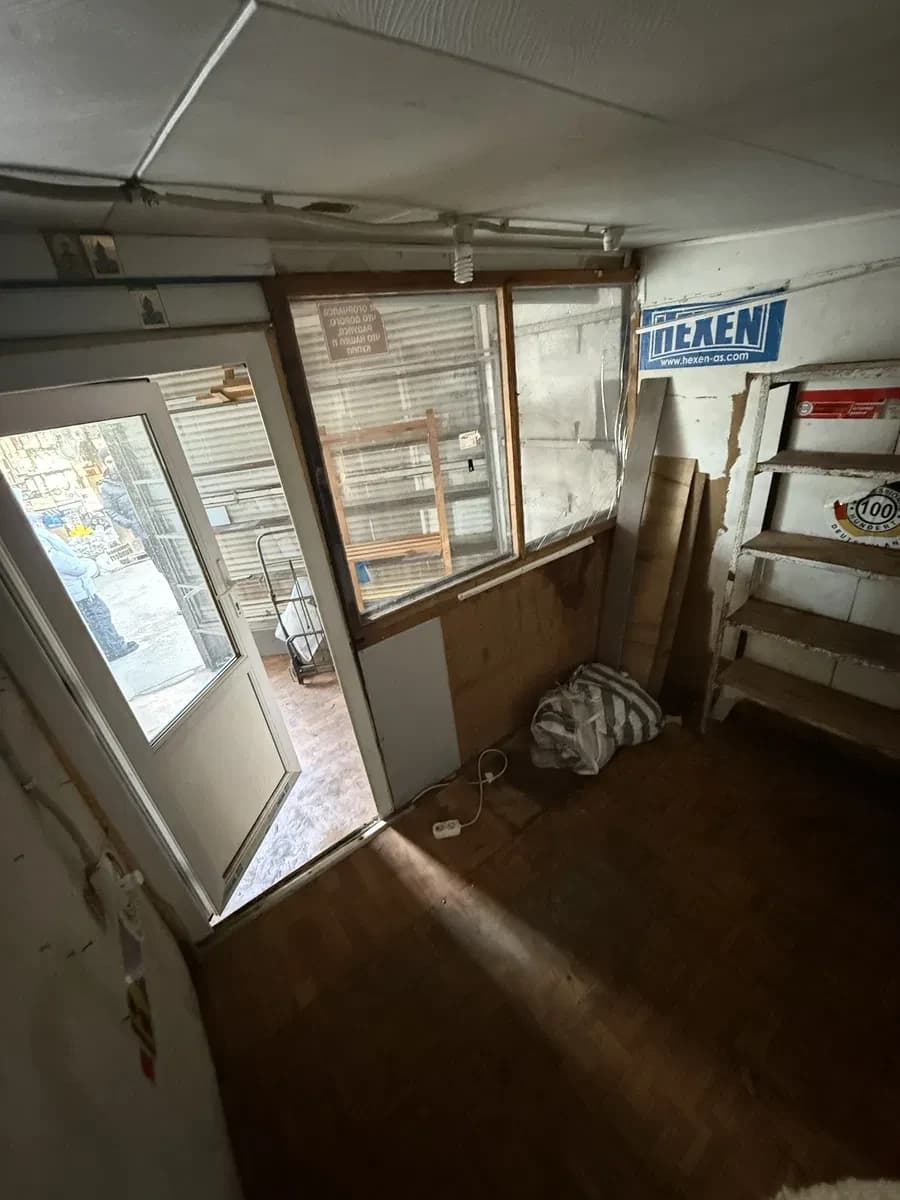 Торгівельне приміщення, Полтава: авторинок, прохідне місце, полиці - фото 5