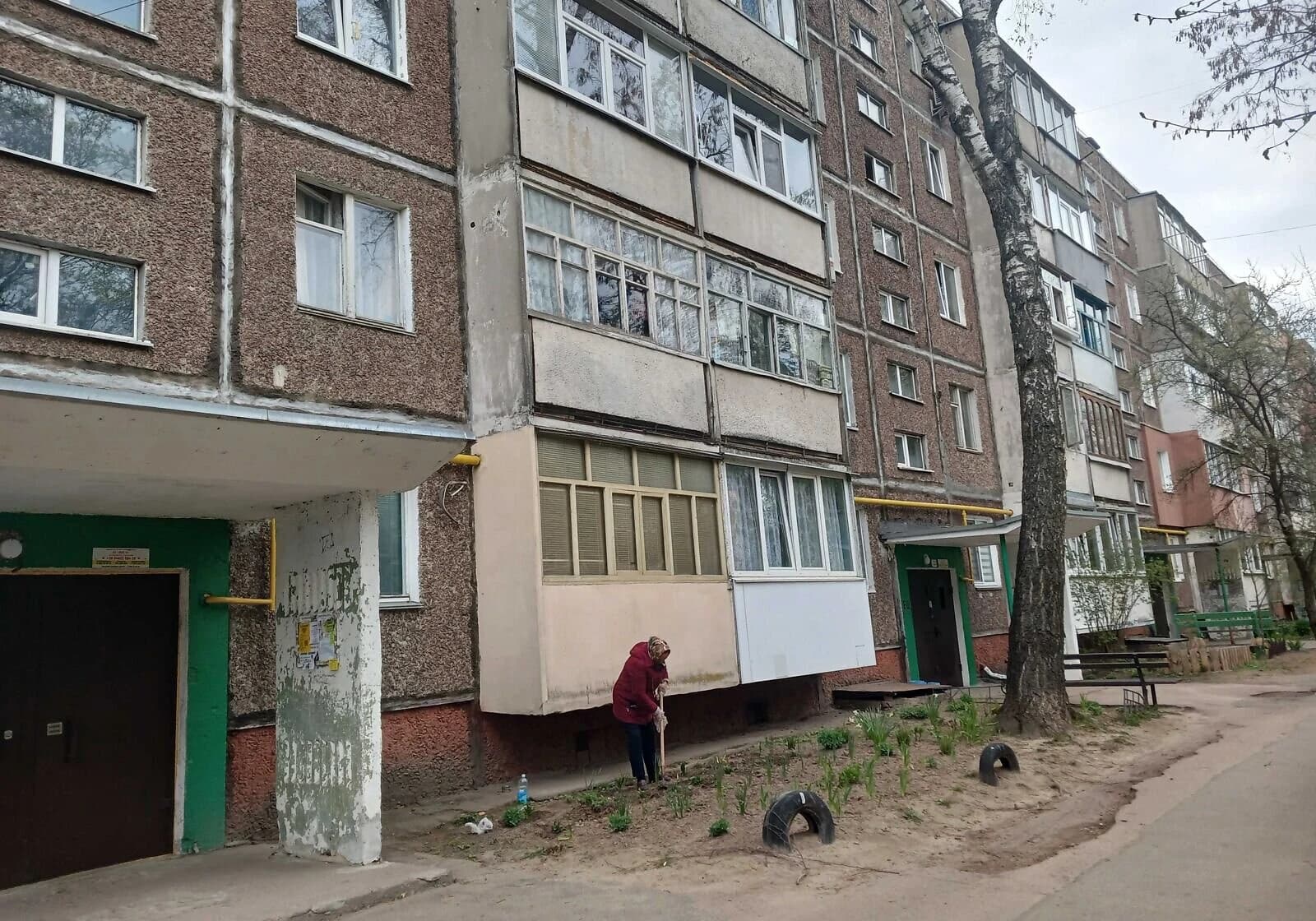 2-кімнатна квартира, Чернігів: панельний будинок, внутрішній двір