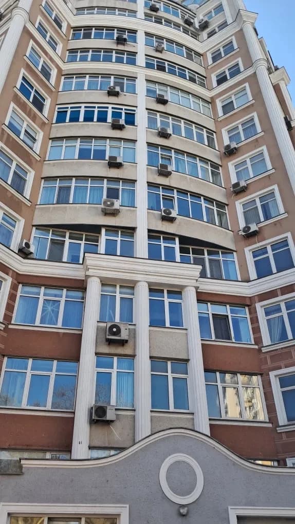 3-кімнатна квартира у ЖК Дома Каркашадзе: вид на море, 30 м² кухні - фото 2