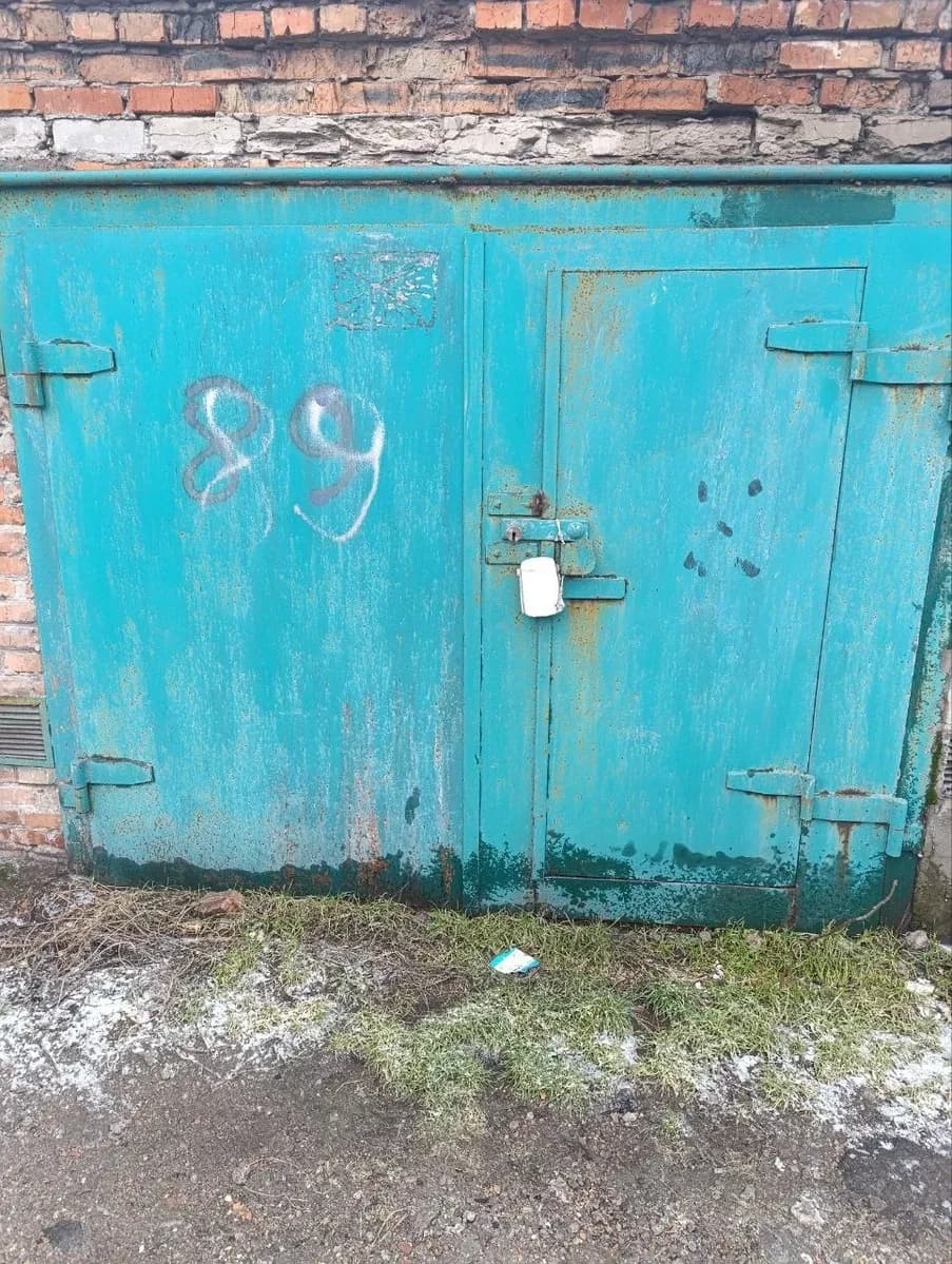 Гараж, Заводський: Чорна гора, сухий, 2 ями