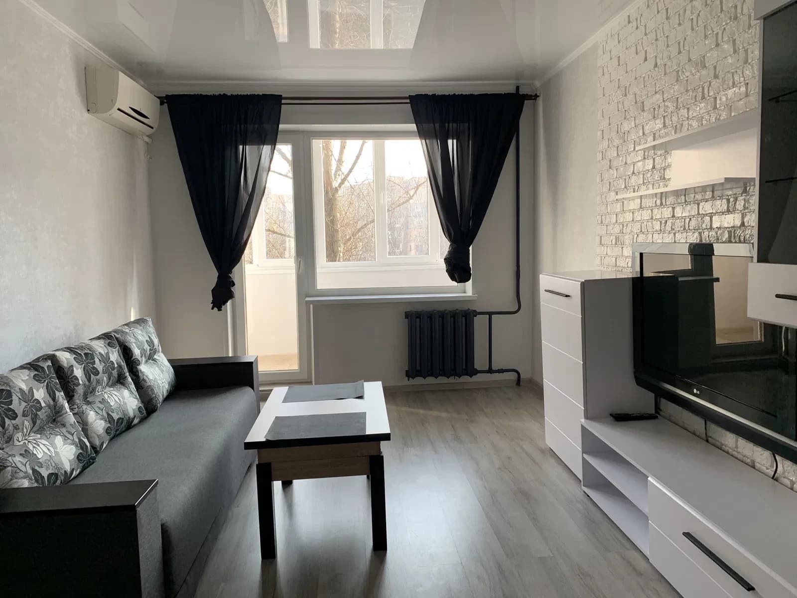 2-кімнатна квартира, Покровський: євроремонт, нові меблі й техніка - фото 1