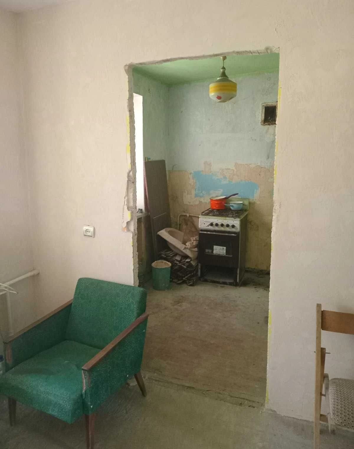 2-кімнатна квартира, Запоріжжя: чорнова штукатурка, цегляні стіни