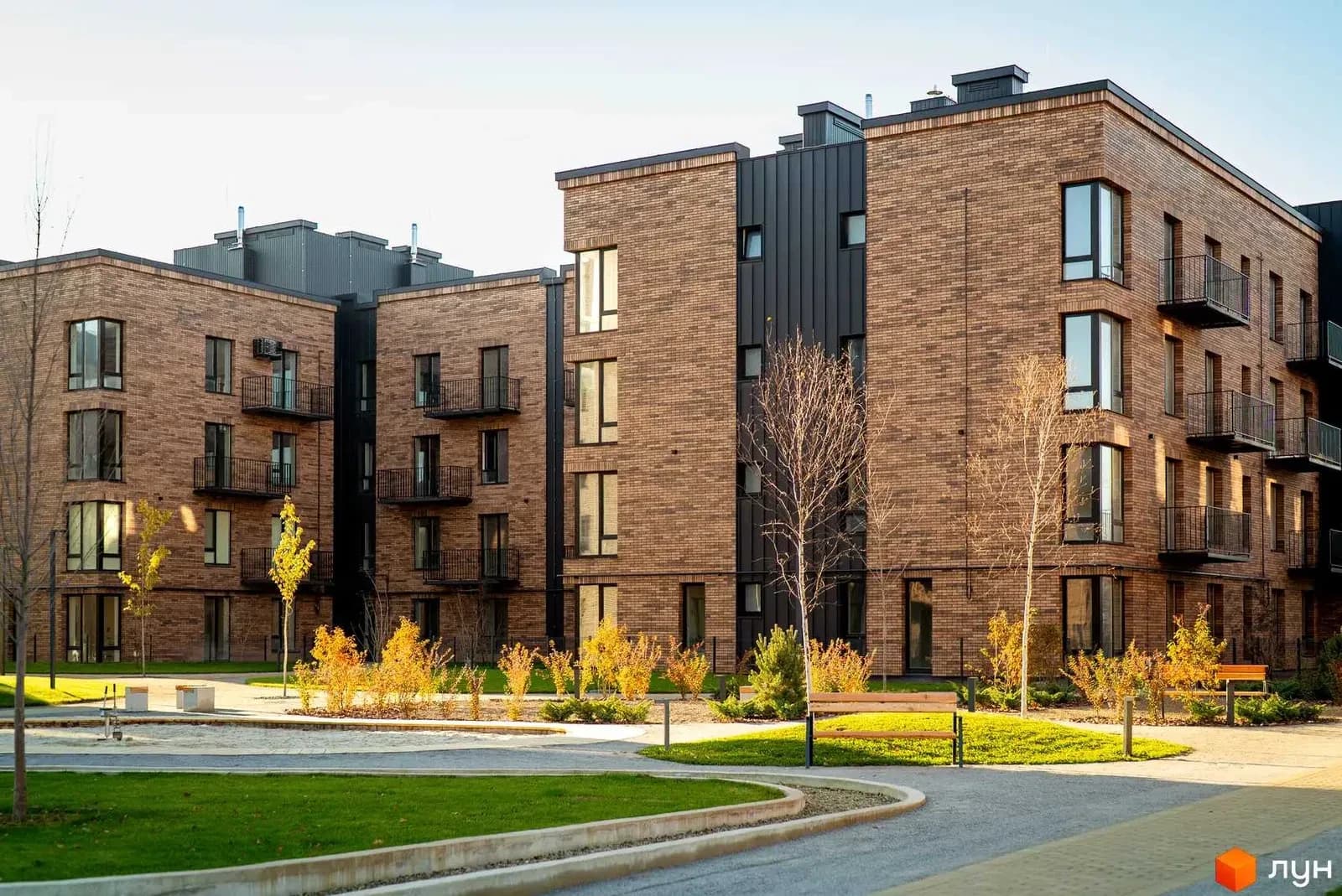 1-кімнатна квартира у ЖК Долішній: тераса 72 м², готова до ремонту - фото 1