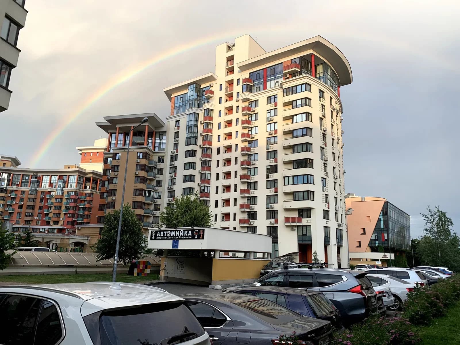 Паркомісце у ЖК Сонячна Брама: цілодобова охорона, опалення - фото 1