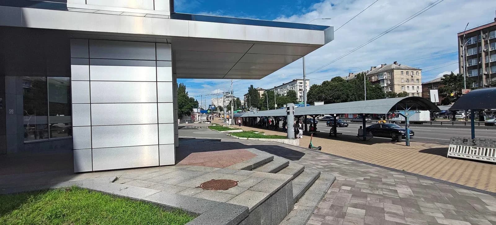 Торгові приміщення у ТЦ Навігатор: генератор, підземний рівень - фото 1