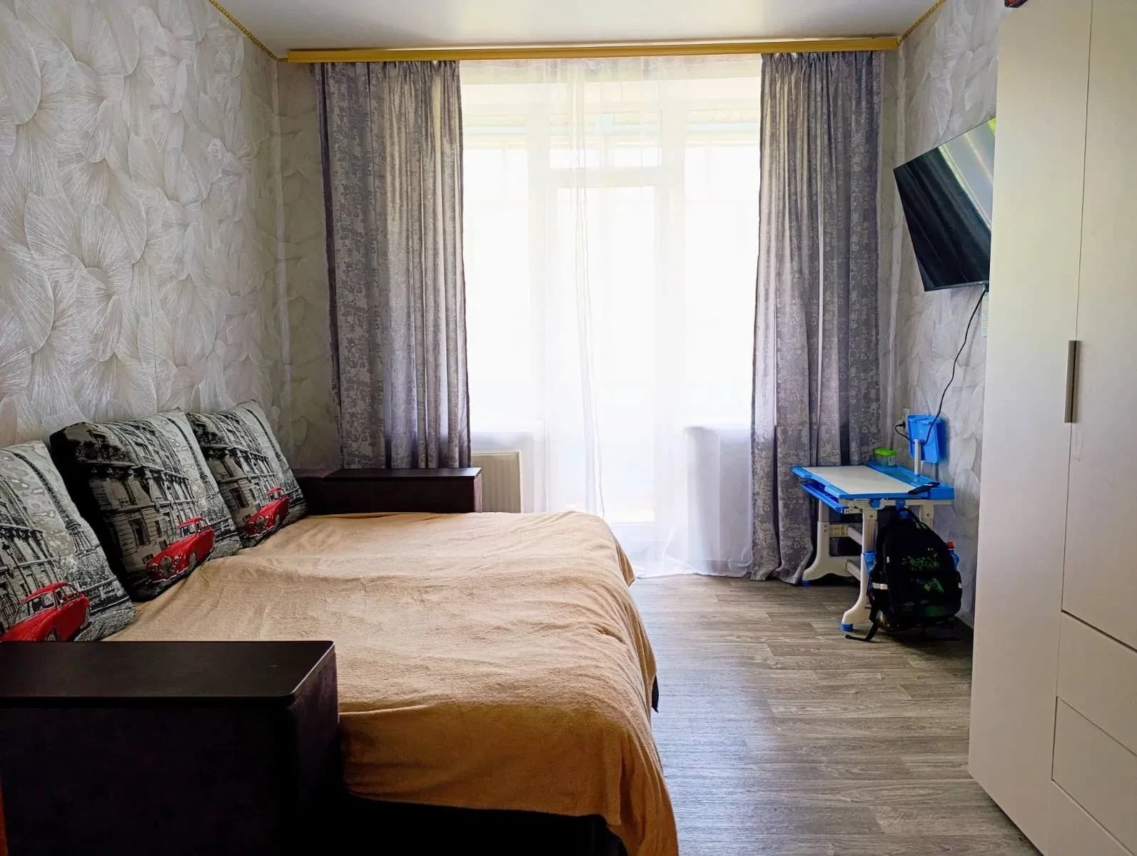 2-кімнатна квартира, район площі: сталінка, два балкони - фото 1