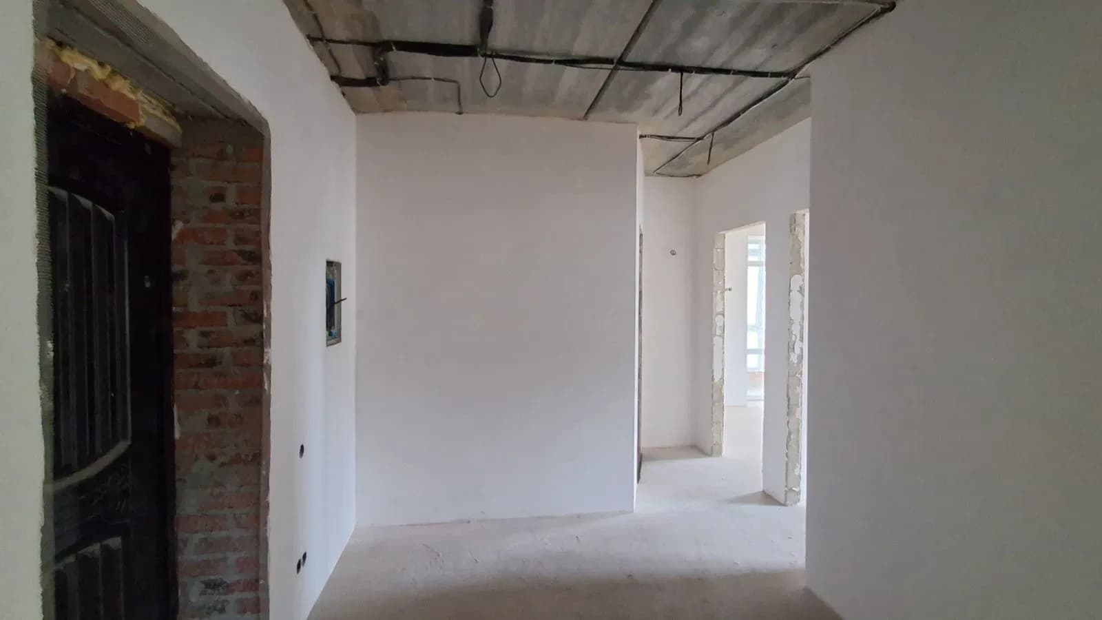 2-кімнатна квартира, Ірпінь: кухня-вітальня 33.5 м², 2 балкони - фото 5