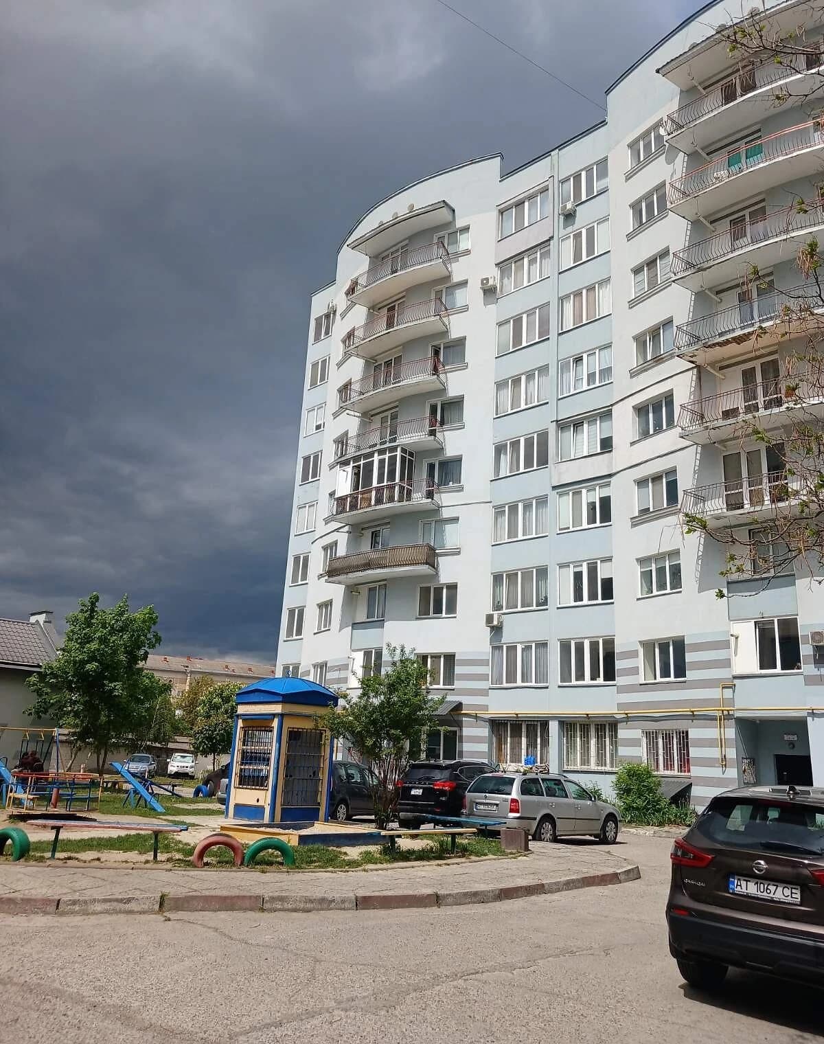 3-кімнатна квартира, Центр: єВідновлення, без ремонту