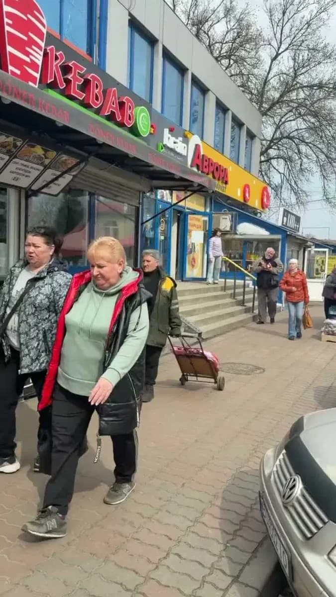 Приміщення, Оболонський: фасад, два входи, місце під рекламу - фото 2