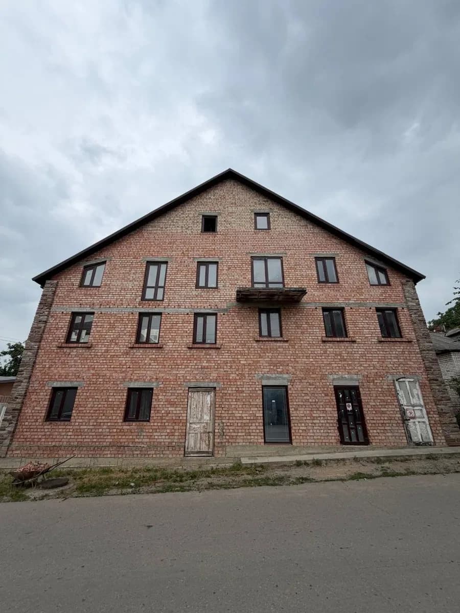 Частина будинку, Заліщики: 2 сотки, 3 санвузли, торг - фото 1
