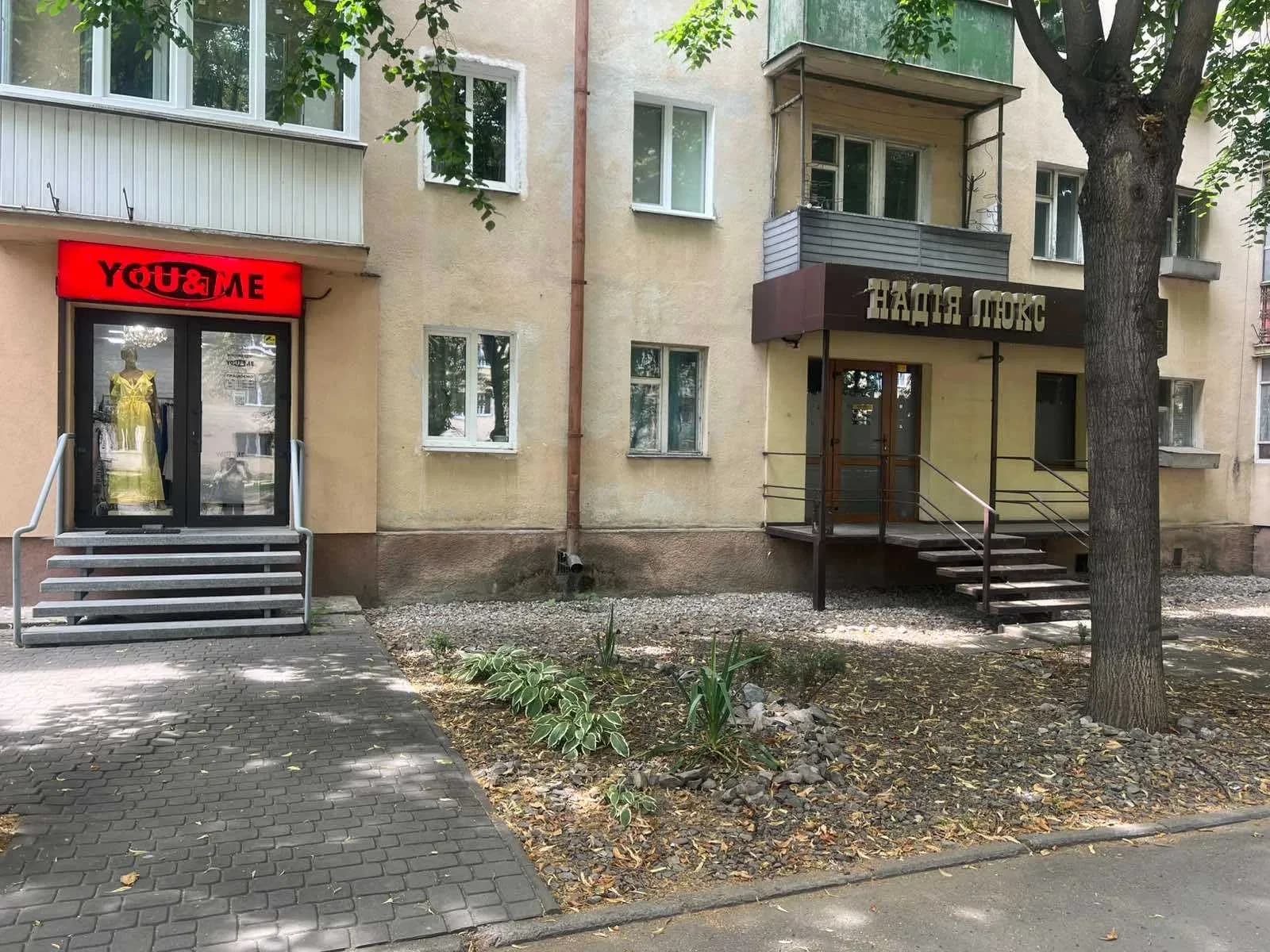 3-кімнатна квартира, Івано-Франківськ: під офіс або магазин