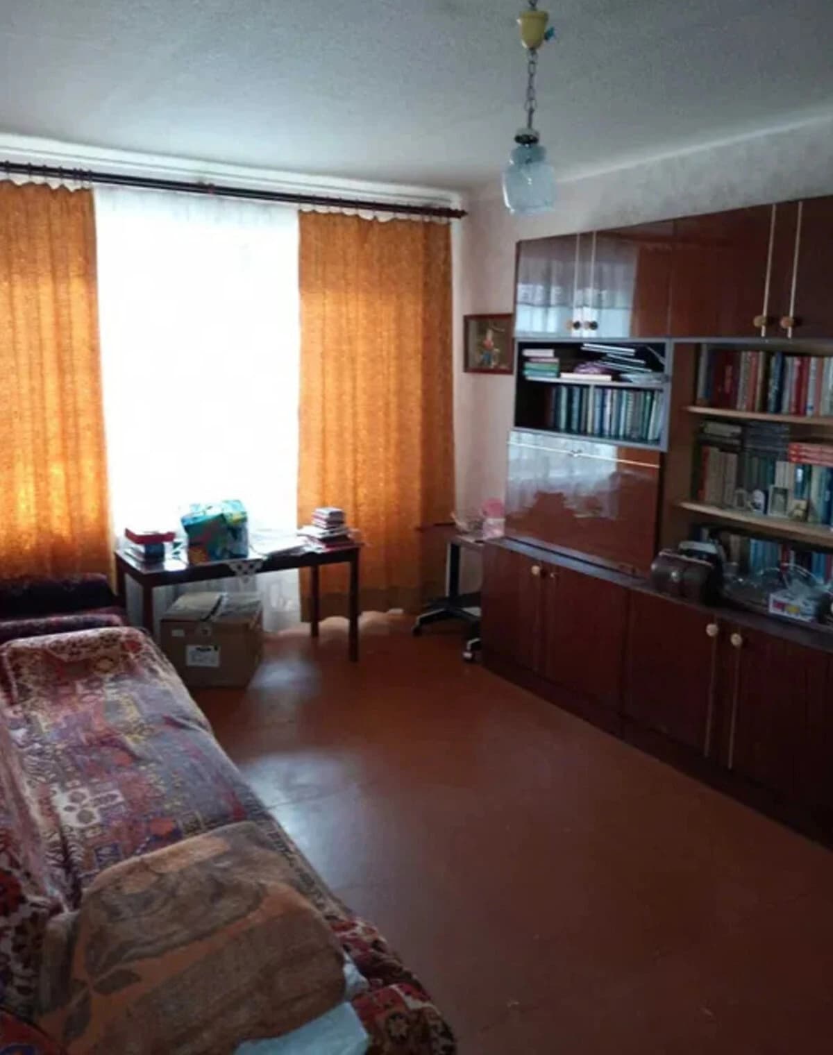 3-кімнатна квартира, Конотоп: косметичний ремонт, бойлер
