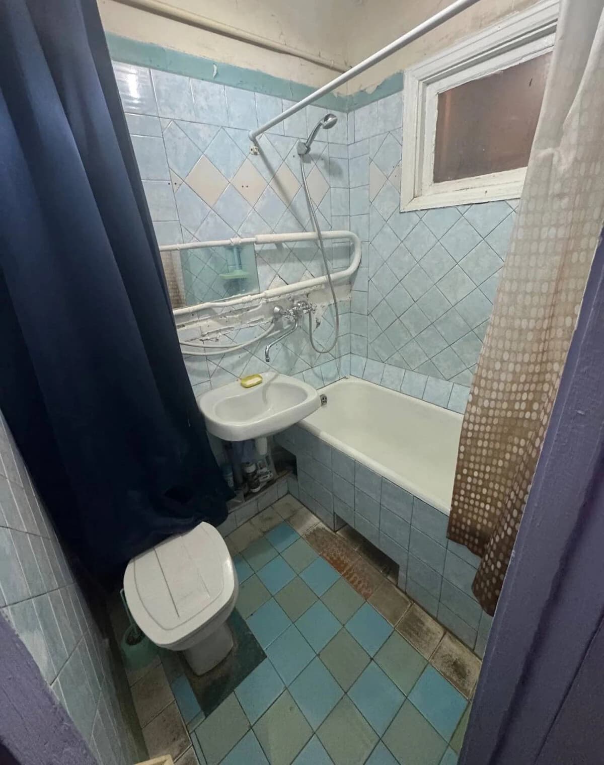 1-кімнатна квартира, вулиця Новодарницька: цегляні стіни - фото 4