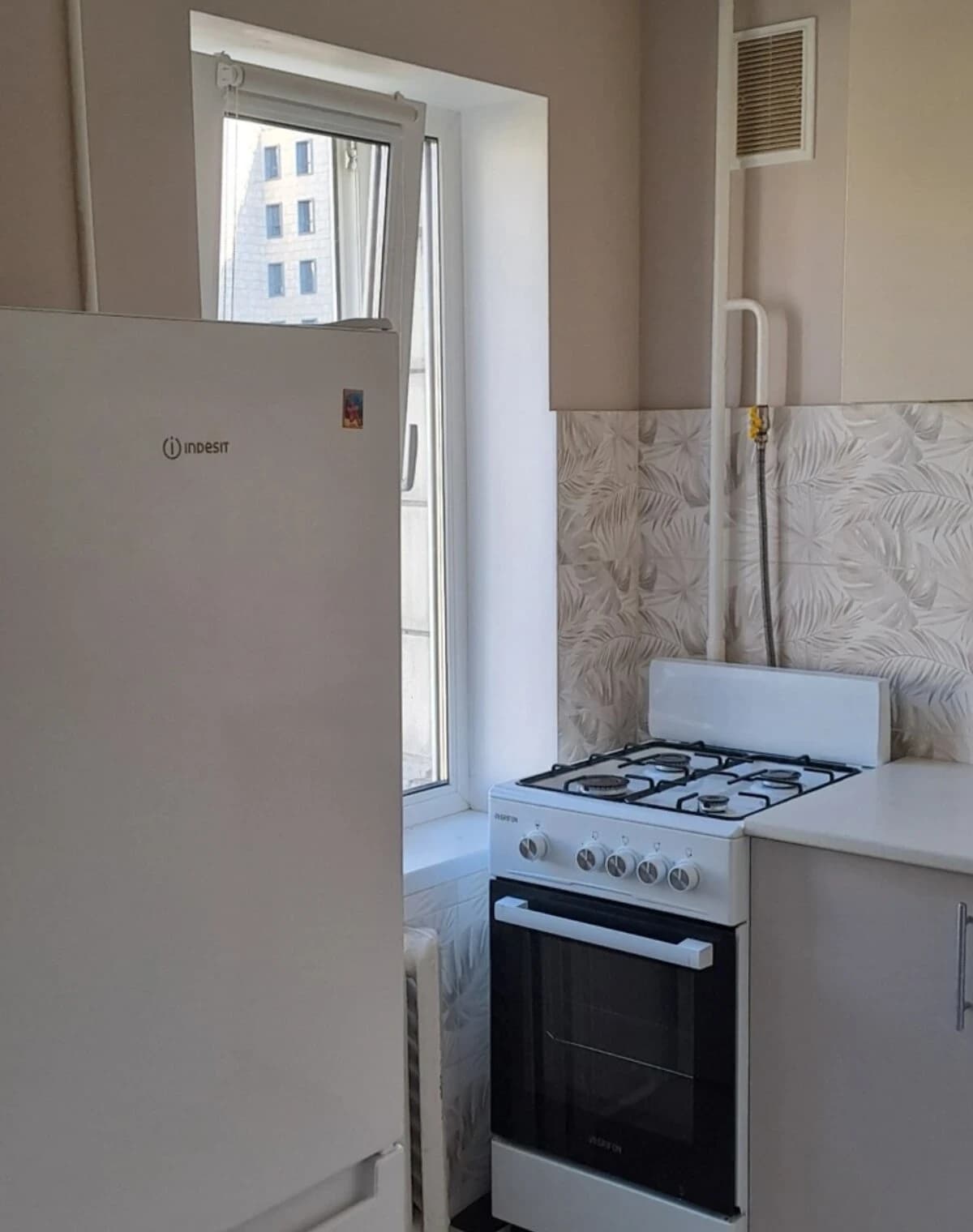 1-кімнатна квартира, Печерськ: кухня-студія, вода і газ без світла - фото 3