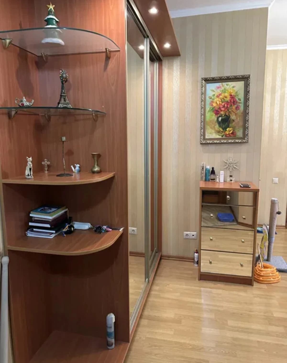 2-кімнатна квартира, вулиця Леваневців: кухня 25 м², внутрішній двір - фото 2