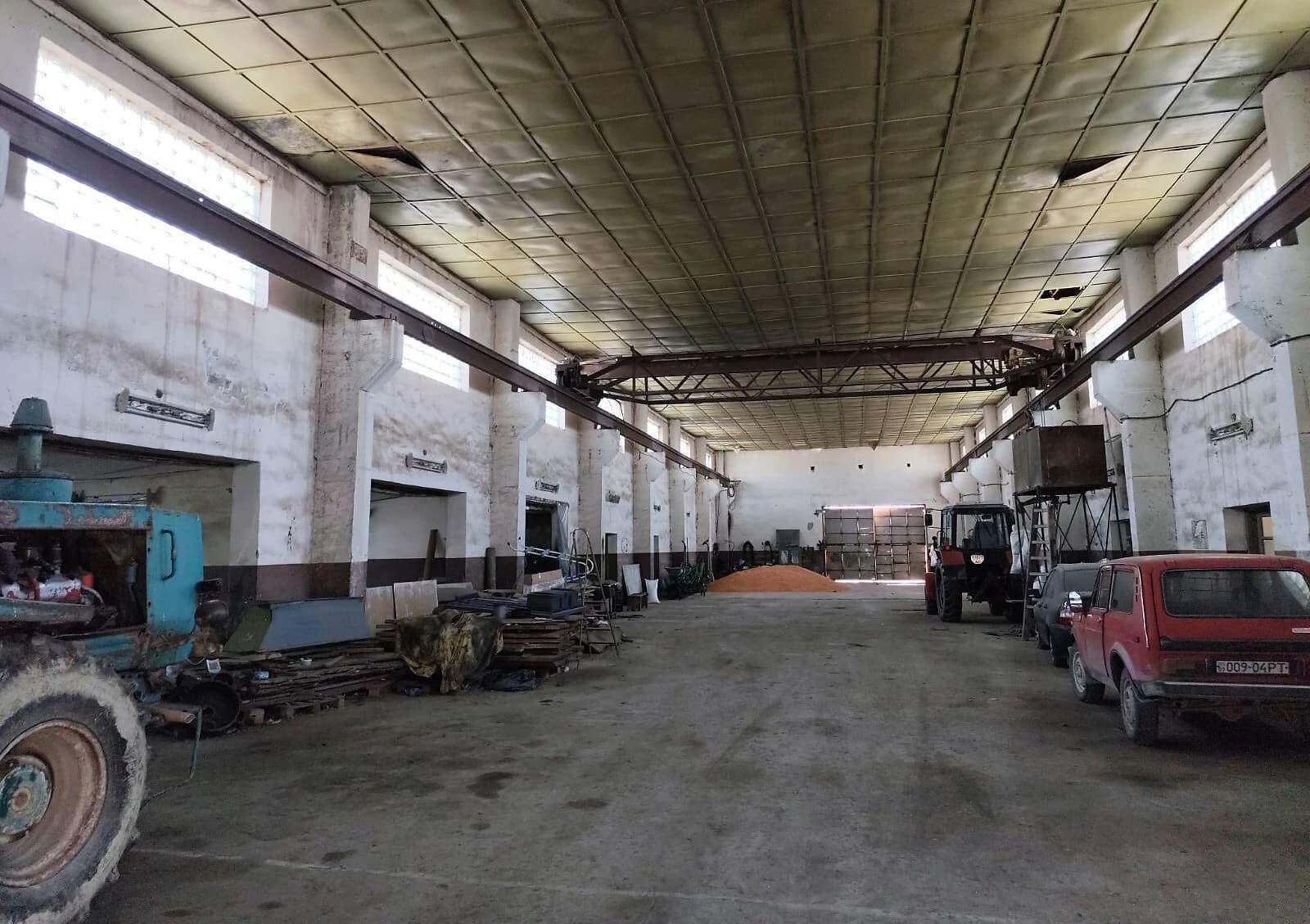 Виробниче приміщення, Перехрестя: ангар, кран-балка, газ