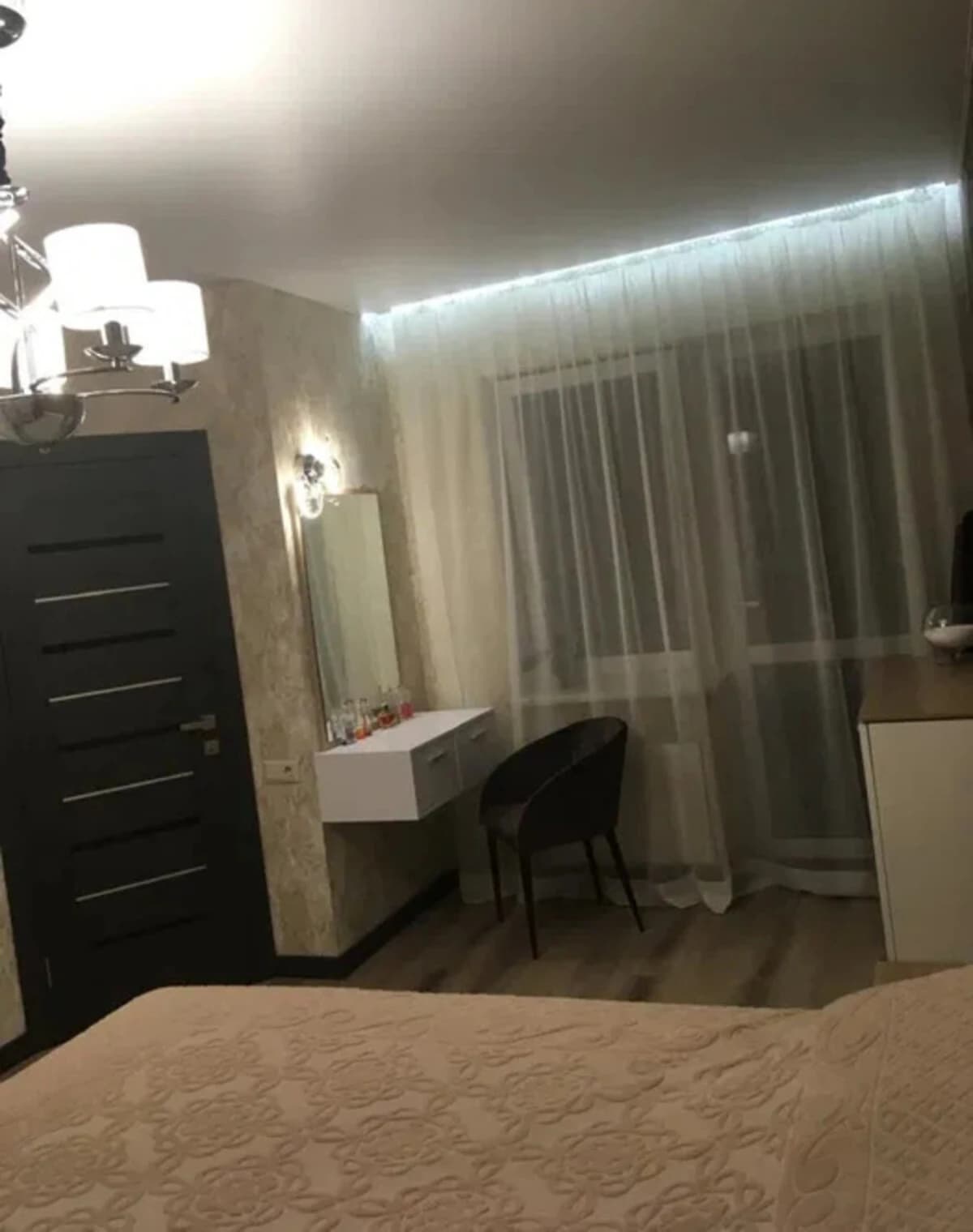 3-кімнатна квартира, вул. Нижньоключова: євроремонт, кавомашина - фото 4