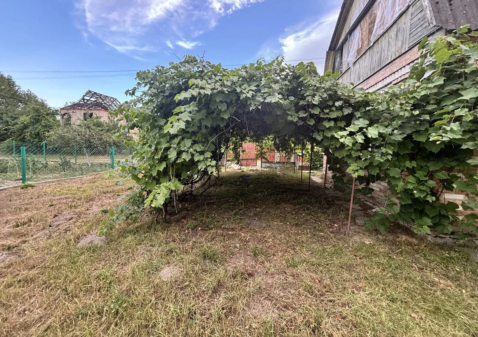 Дача, Веснянка: цегляні стіни, централізоване опалення - фото 3