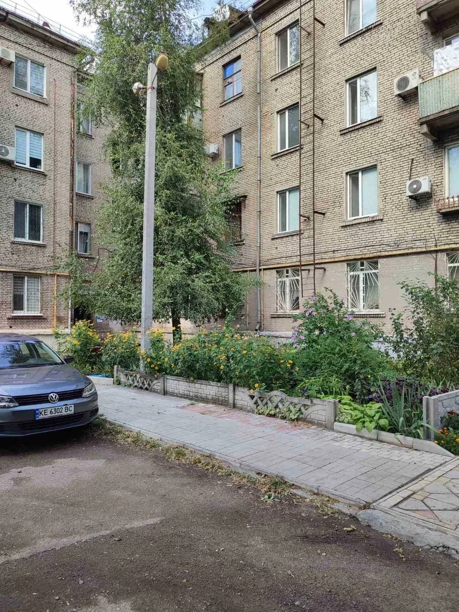 3-кімнатна квартира, Соцгород: цегляний будинок, засклений балкон