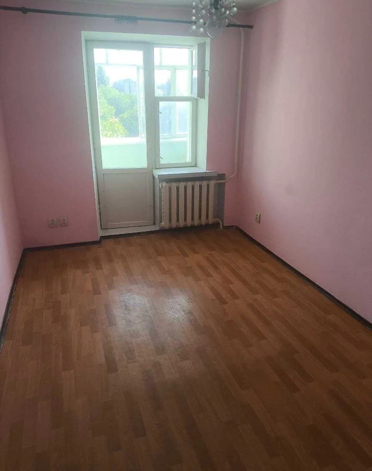 2-кімнатна квартира, Селище Смирнова: косметичний ремонт, цегляні стіни - фото 4