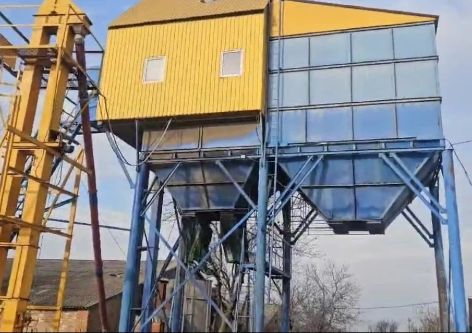 Виробниче приміщення, Лутовинівка: для зерна, 7 гектарів - фото 3