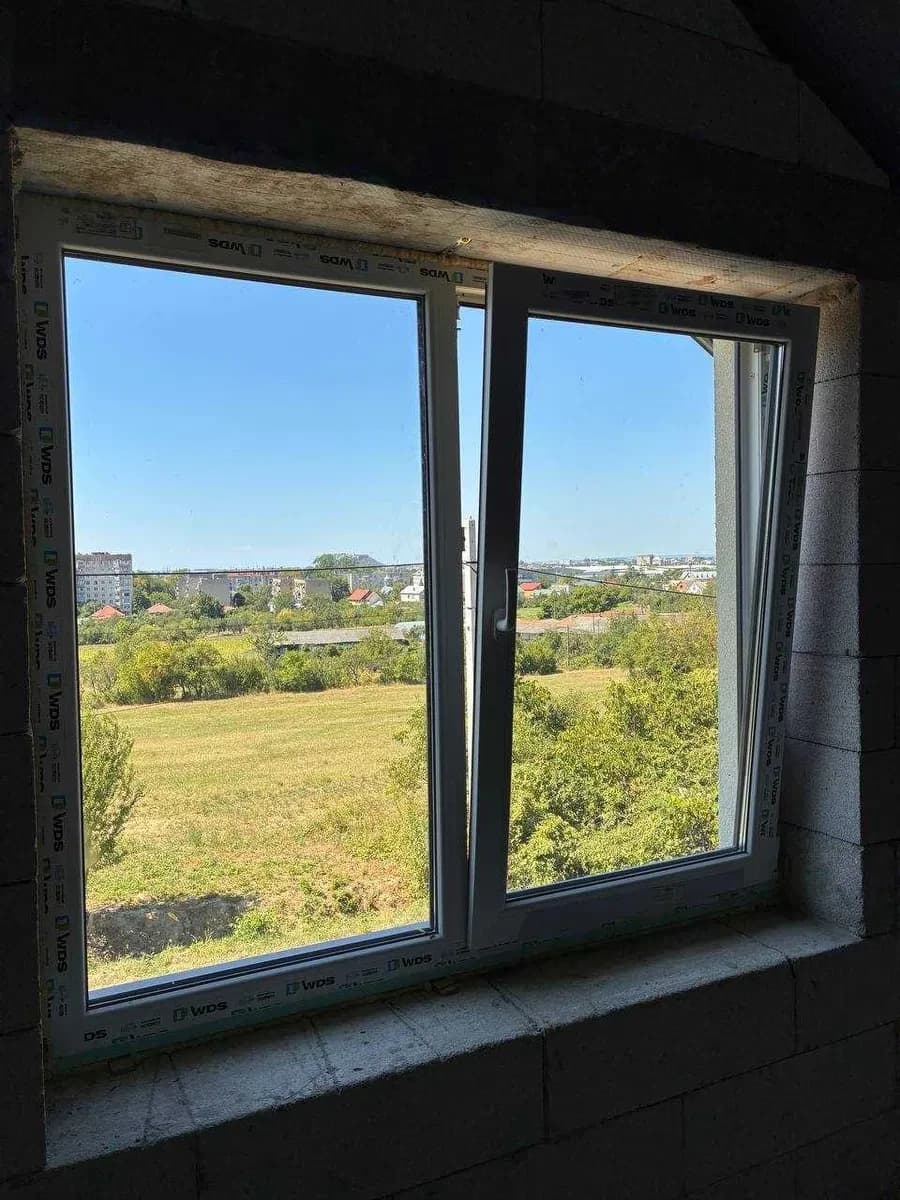 Приватний будинок, Мукачево: тераса 22,2 м², вид на Замок «Паланок» - фото 5