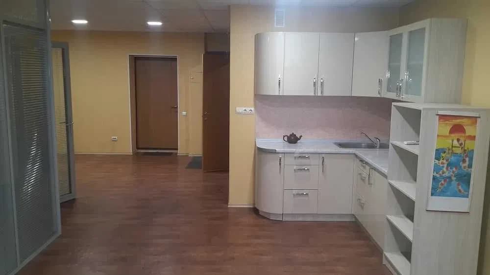 2-кімнатна квартира, Дарницький: творча майстерня, озеро