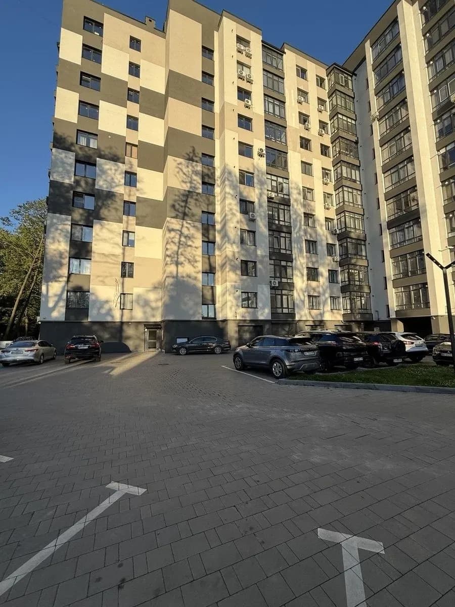 1-кімнатна квартира у ЖК Озеро: вид на озеро, кухня-вітальня - фото 5