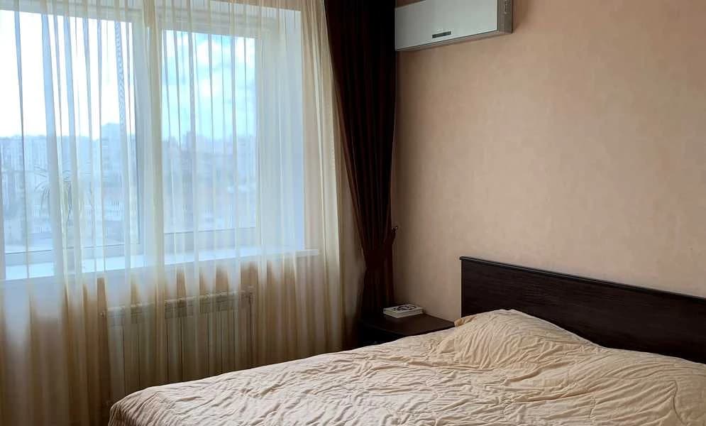 2-кімнатна квартира, Дарницький: паркінг, укриття, вид на парк і ліс - фото 1