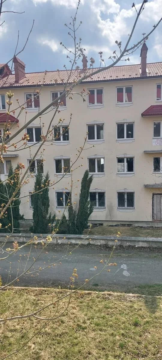 Комерційна будівля, Трускавець: 4 поверхи, центр міста, парк - фото 3