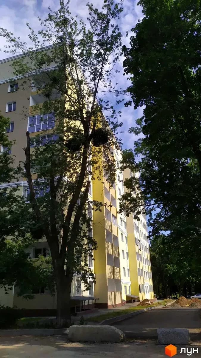 3-кімнатна квартира, Новобаварський: авторський ремонт, панорамні вікна