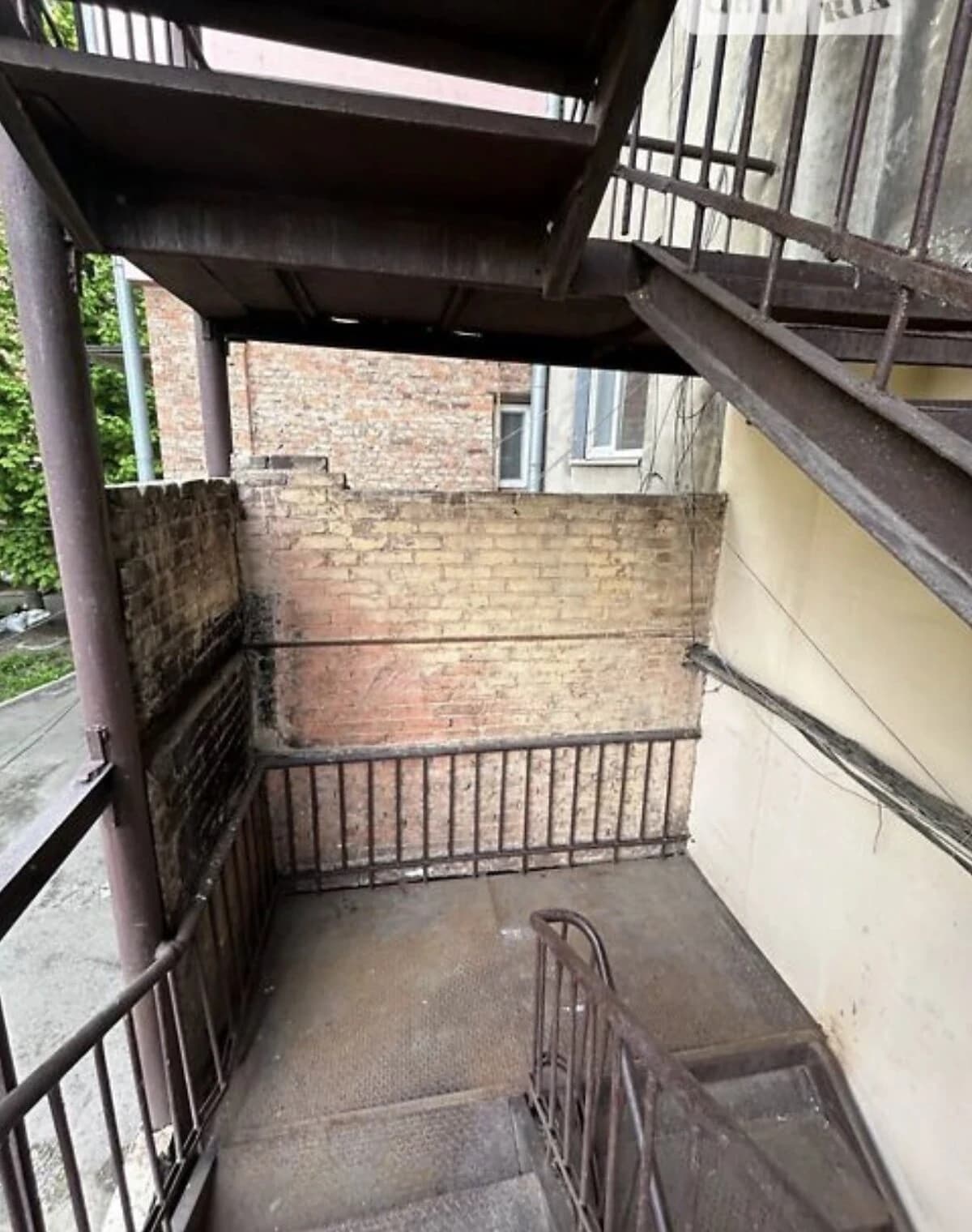 2-кімнатна квартира, Соборний: вода і газ без світла, гостинка - фото 2