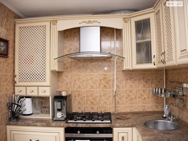 3-кімнатна квартира, Березне: дизайнерський ремонт, газове опалення