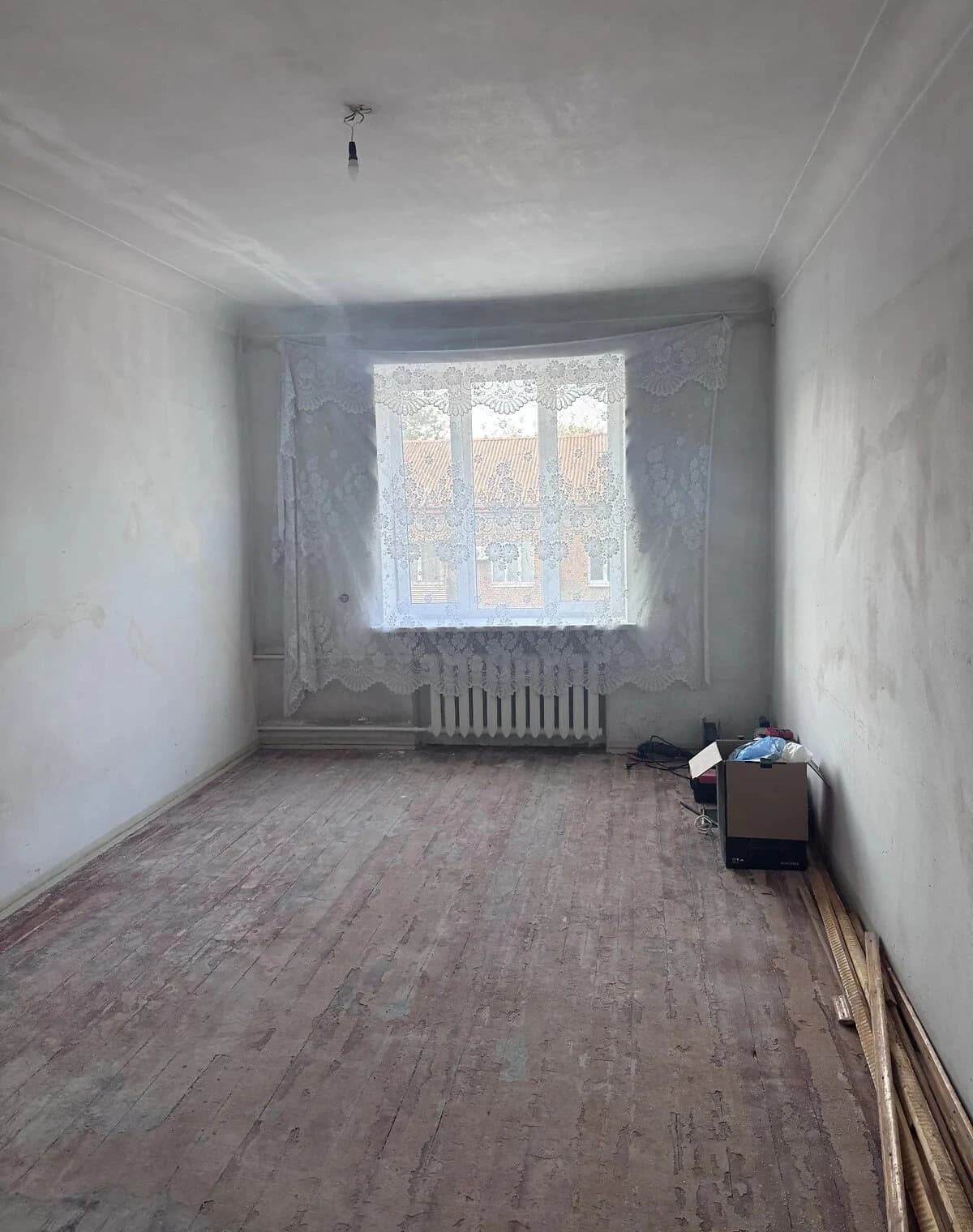 2-кімнатна квартира, Виборзька: цегляні стіни, чорнова штукатурка