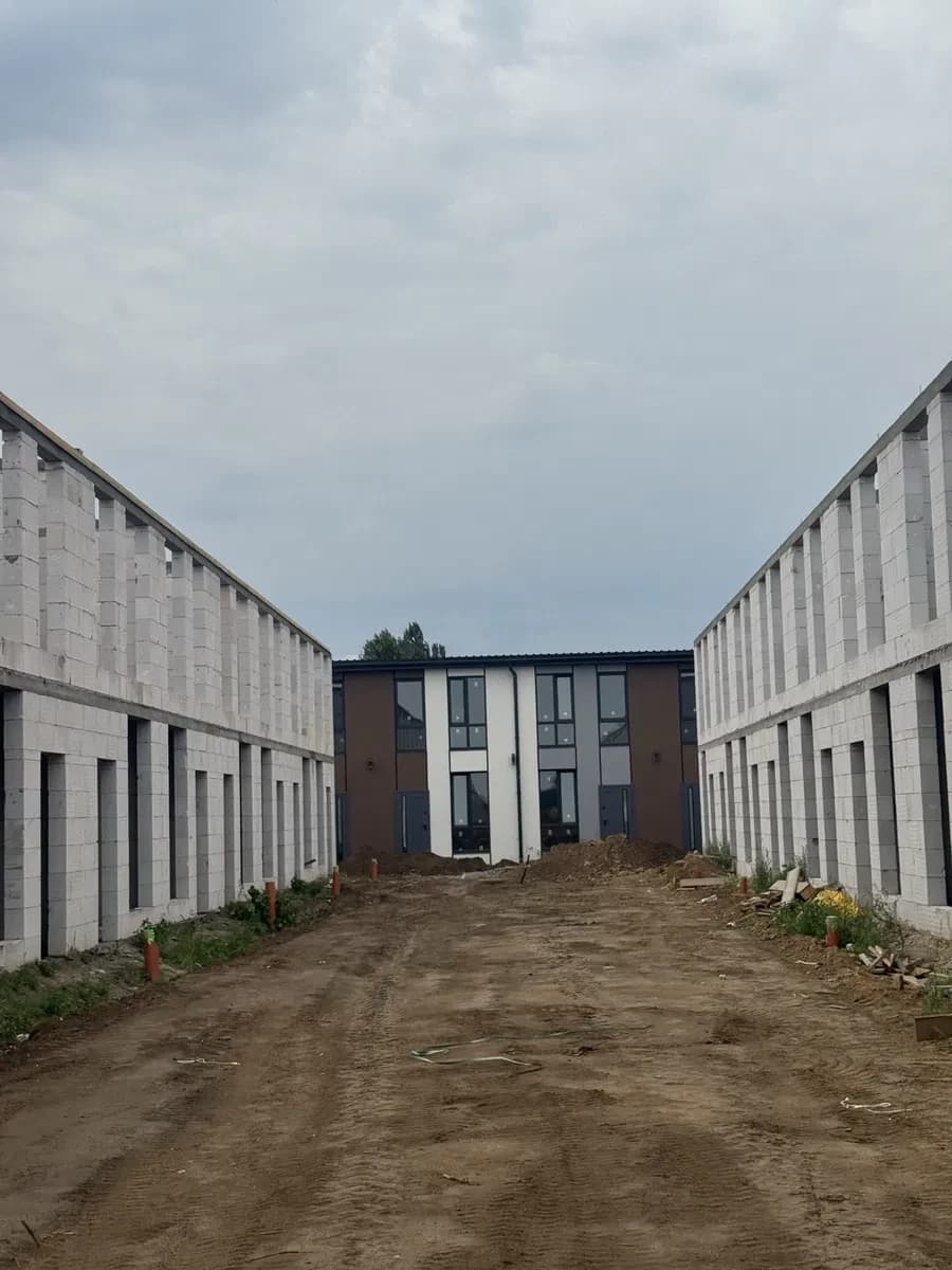 Таунхаус у ЖК Емірати: дворик 12 м², двір без машин, 15 хв від Києва - фото 4