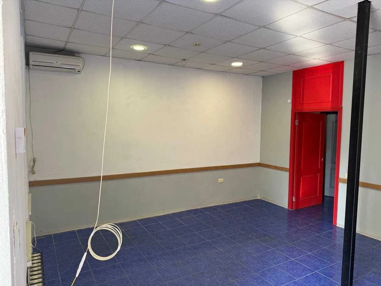 Приміщення, Приморський: фасадне, зала 27 м², вивіска магазину - фото 3