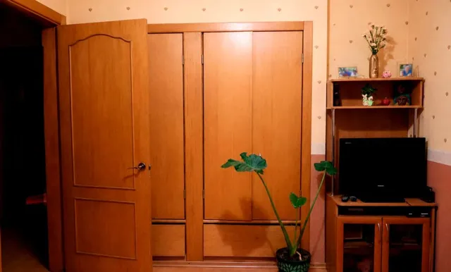 2-кімнатна квартира, Шевченківський: сталінка, два балкони - фото 1