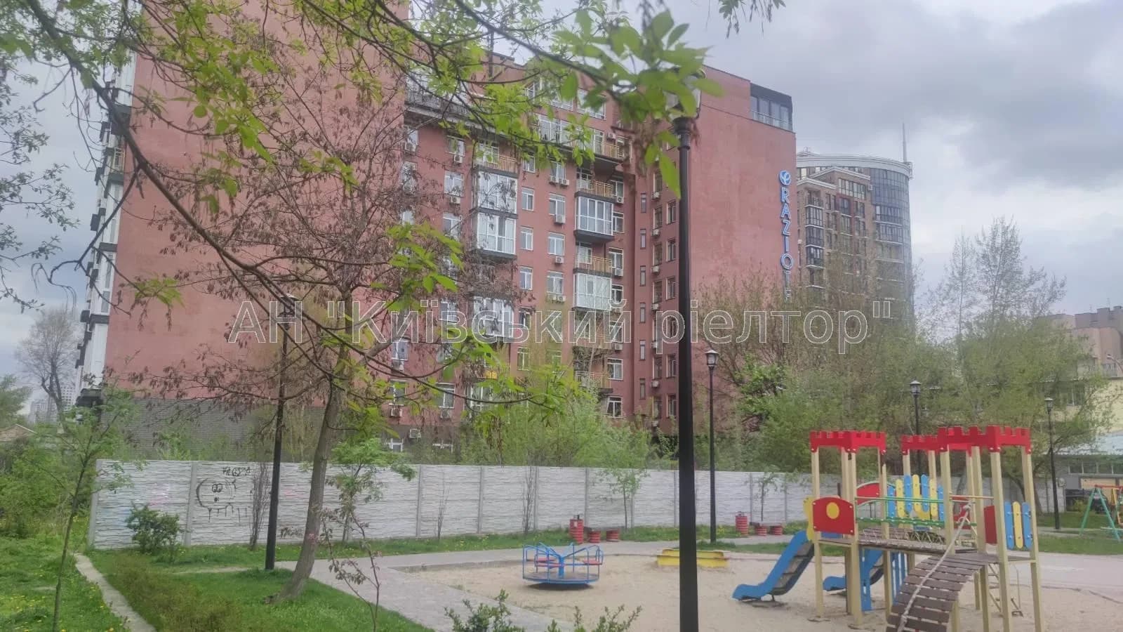 Ділянка 9.65 соток, Голосіївський: житлова забудова, комунікації - фото 1
