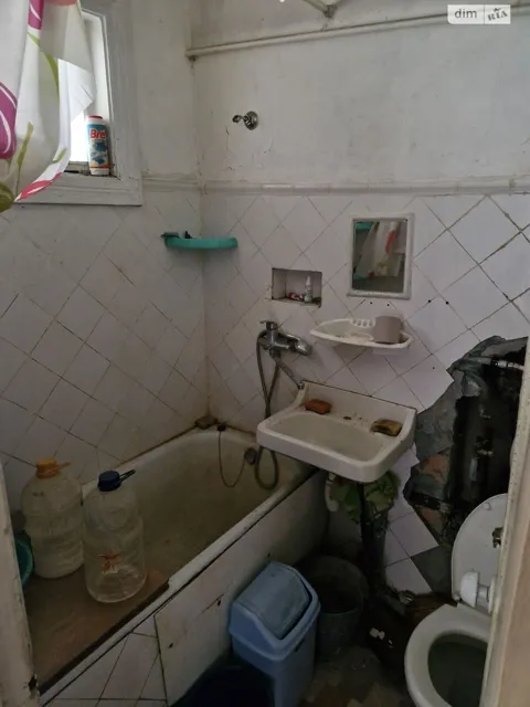 2-кімнатна квартира, вулиця Варненська: торг можливий, панельні стіни - фото 5