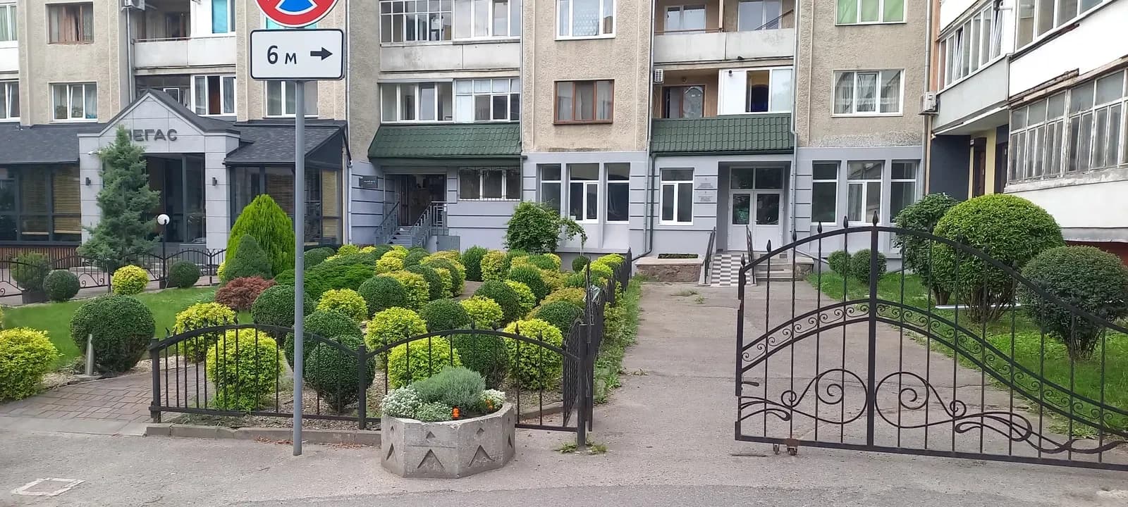 Торгово-офісне приміщення, Івано-Франківськ: фасадний вхід, пандус, 10 кВт - фото 5