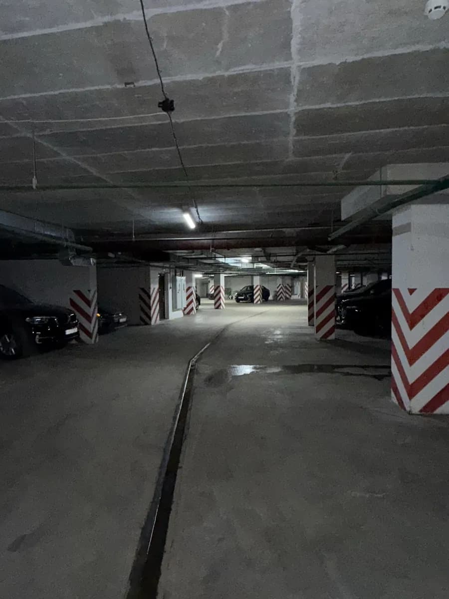 Паркомісце у ЖК «Сонячна Брама»: зручний заїзд, бетонна підлога - фото 5