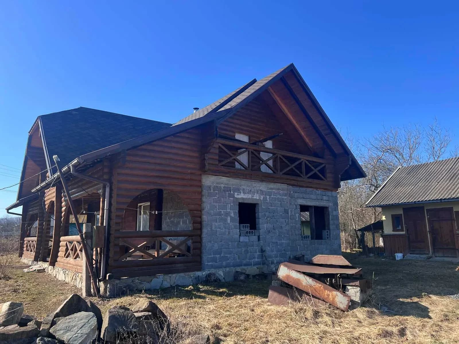 Будинок, Люча: гараж, річка та ліс - фото 2