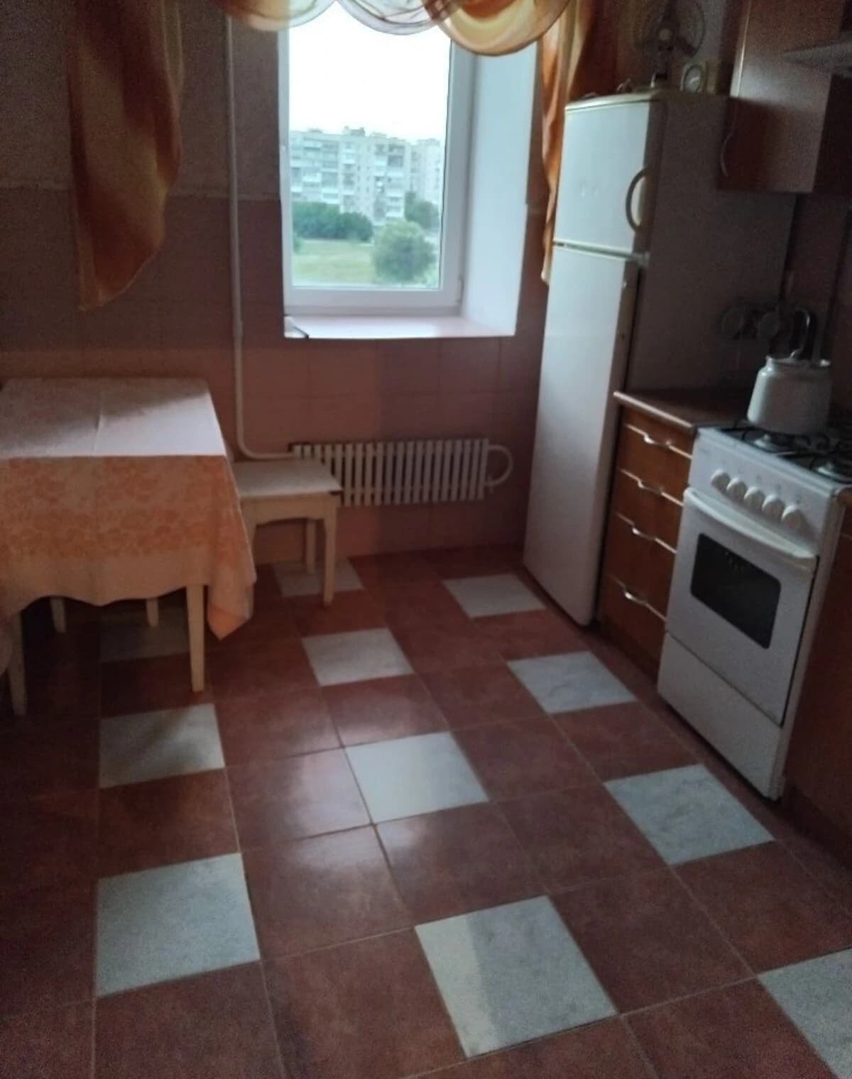 2-кімнатна квартира, Шостка: косметичний ремонт, цегляні стіни - фото 3